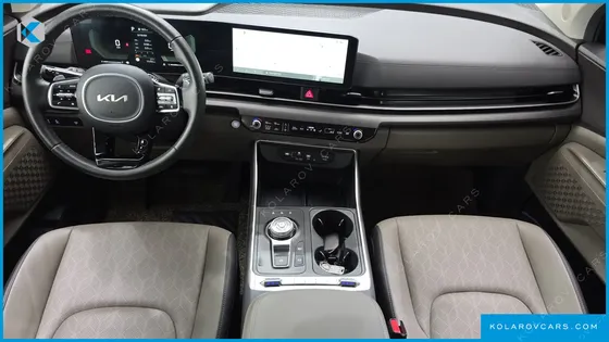 KIA CARNIVAL GASOLINE 5 SEATER WHEELCHAIR LIFT