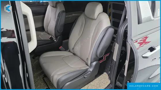 KIA CARNIVAL GASOLINE 5 SEATER WHEELCHAIR LIFT