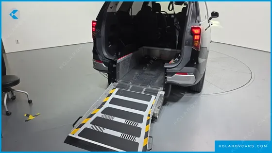 KIA CARNIVAL GASOLINE 5 SEATER WHEELCHAIR LIFT