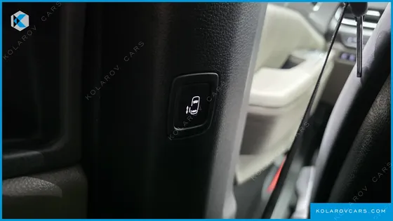 KIA CARNIVAL DIESEL 9-SEATER PRESTIGE