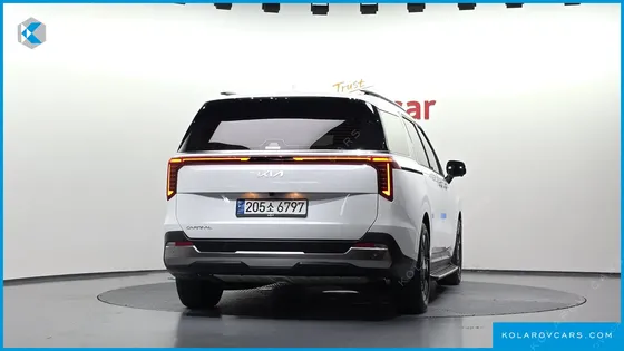 KIA CARNIVAL DIESEL 9-SEATER NOBLESSE