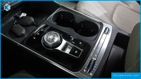 KIA CARNIVAL DIESEL 9-SEATER NOBLESSE