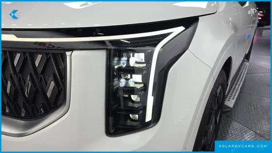 KIA CARNIVAL DIESEL 9-SEATER NOBLESSE
