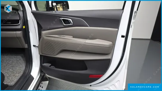 KIA CARNIVAL DIESEL 9-SEATER NOBLESSE