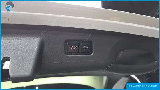 KIA CARNIVAL DIESEL 9-SEATER NOBLESSE