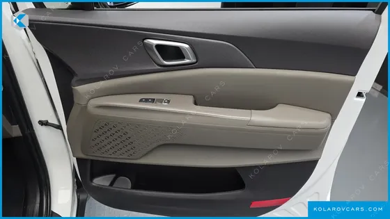 KIA CARNIVAL HEV 9 SEATER PRESTIGE