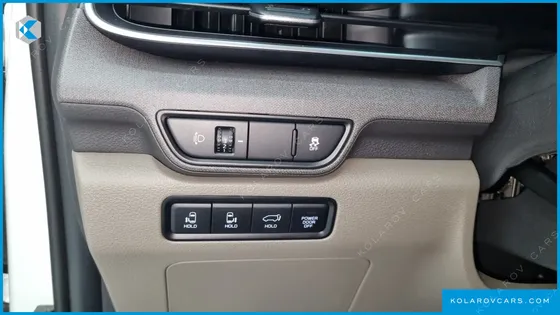 KIA CARNIVAL HEV 9SEATER NOBLESS