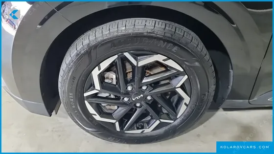 KIA CARNIVAL GASOLINE 9-SEATER NOBLESSE