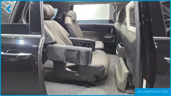 KIA CARNIVAL DIESEL 9-SEATER NOBLESSE