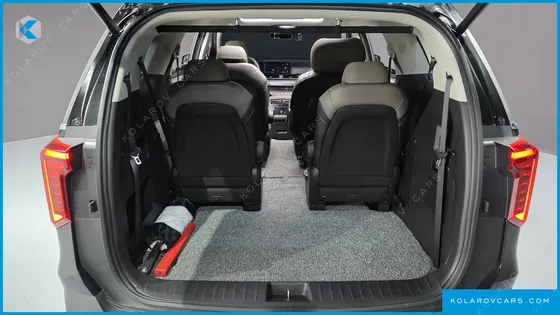 KIA CARNIVAL DIESEL 9-SEATER NOBLESSE