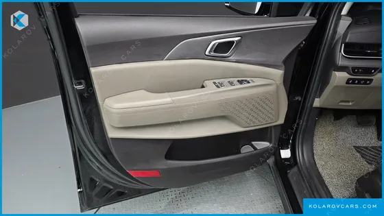 KIA CARNIVAL DIESEL 9-SEATER NOBLESSE