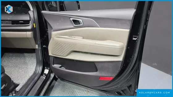 KIA CARNIVAL DIESEL 9-SEATER NOBLESSE