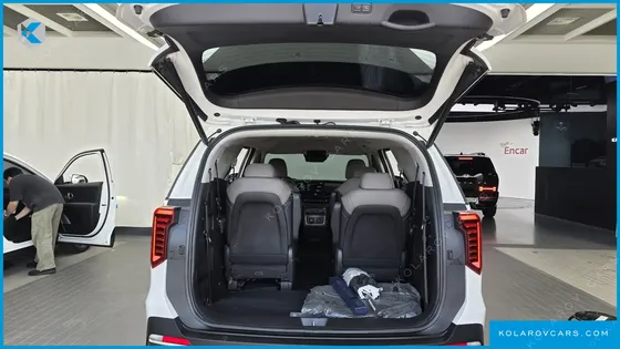 KIA CARNIVAL GASOLINE 9-SEATER SIGNATURE