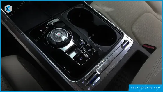 KIA CARNIVAL GASOLINE 9-SEATER SIGNATURE