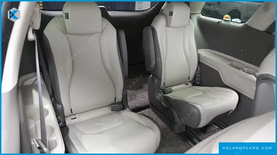 KIA CARNIVAL GASOLINE 9-SEATER SIGNATURE