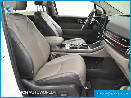 KIA CARNIVAL GASOLINE 9-SEATER SIGNATURE