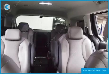KIA CARNIVAL GASOLINE 9-SEATER SIGNATURE