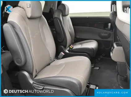 KIA CARNIVAL GASOLINE 9-SEATER SIGNATURE