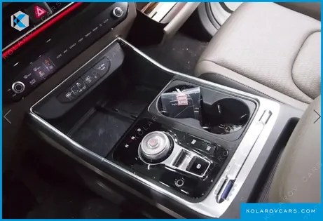 KIA CARNIVAL GASOLINE 9-SEATER SIGNATURE
