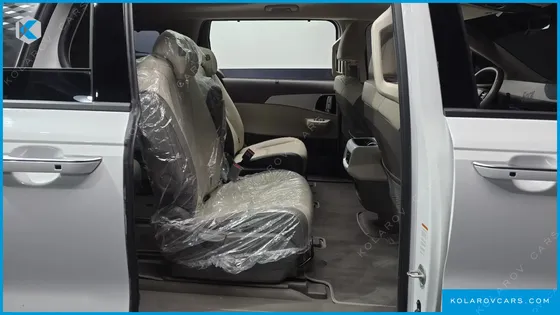 KIA CARNIVAL DIESEL 9-SEATER NOBLESSE