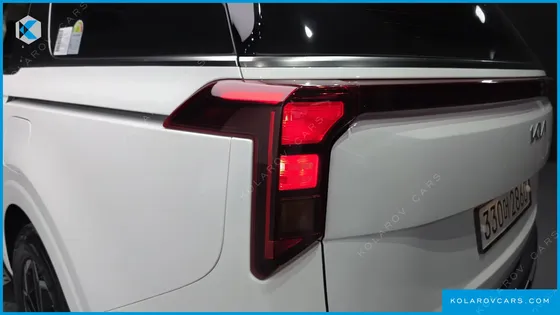 KIA CARNIVAL DIESEL 9-SEATER NOBLESSE