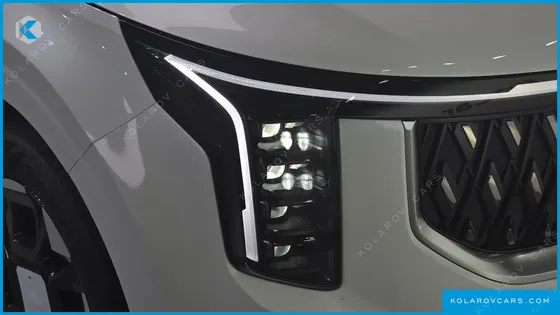 KIA CARNIVAL HEV 7-SEATER HI LIMOUSINE
