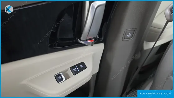 KIA CARNIVAL GASOLINE 7-SEATER GRAVITY