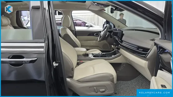KIA CARNIVAL GASOLINE 7-SEATER GRAVITY