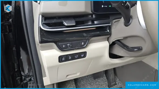 KIA CARNIVAL GASOLINE 7-SEATER GRAVITY