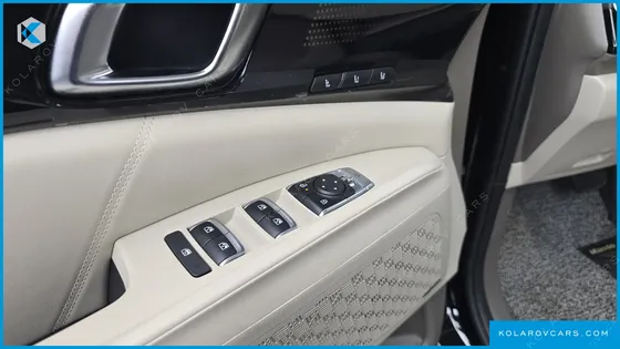KIA CARNIVAL GASOLINE 7-SEATER GRAVITY