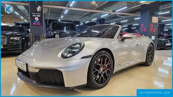 PORSCHE 911 CARRERA 4 GTS CABRIOLET