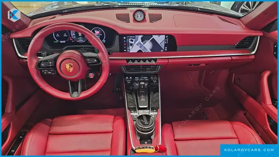 PORSCHE 911 CARRERA 4 GTS CABRIOLET