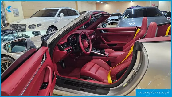 PORSCHE 911 CARRERA 4 GTS CABRIOLET