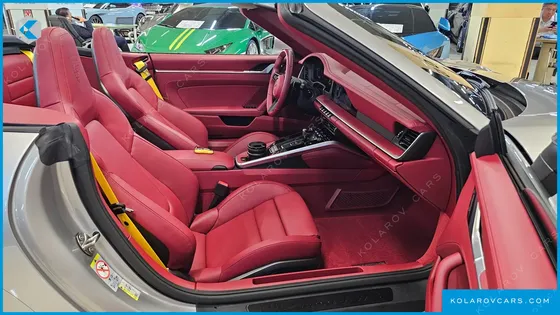PORSCHE 911 CARRERA 4 GTS CABRIOLET
