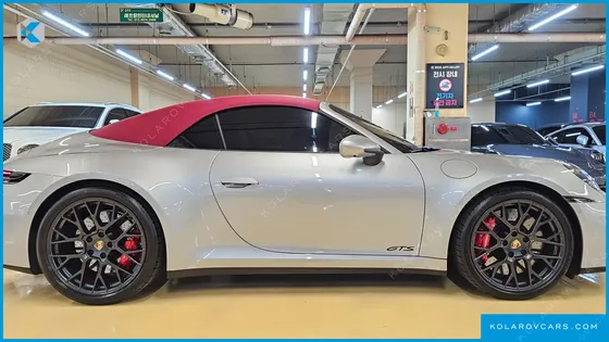 PORSCHE 911 CARRERA 4 GTS CABRIOLET