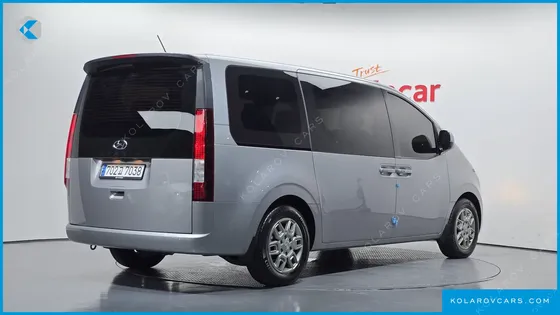 HYUNDAI STARIA TOURER 11-SEATER