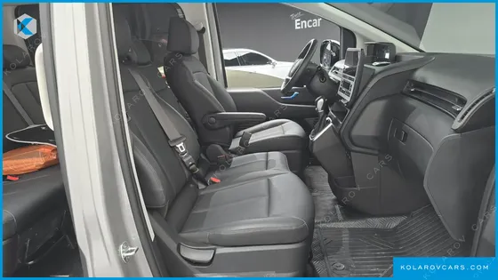 HYUNDAI STARIA TOURER 11-SEATER