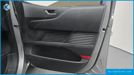 HYUNDAI STARIA TOURER 11-SEATER