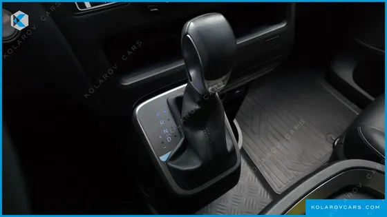 HYUNDAI STARIA CARGO 5-SEATER