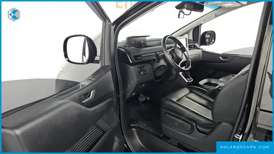 HYUNDAI STARIA L3.5 CARGO 5-SEATER