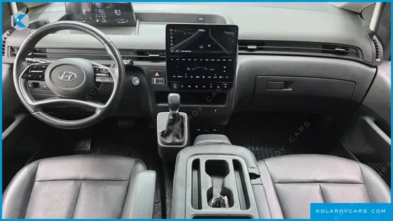 HYUNDAI STARIA 4WD TOURER 9-SEATER