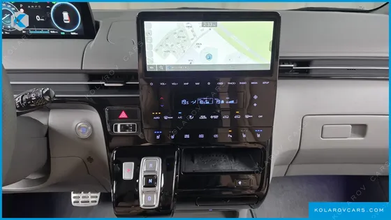 HYUNDAI STARIA HEV 1.6 LOUNGE 7-SEATER