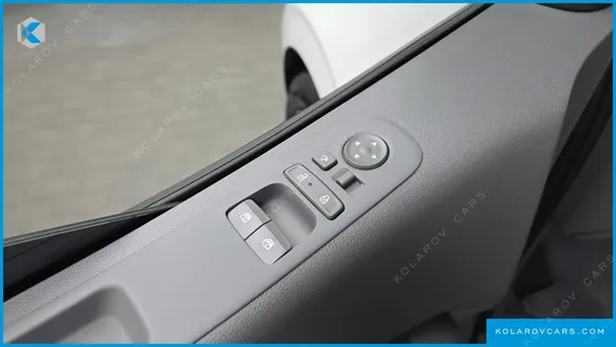 HYUNDAI STARIA HEV 1.6 LOUNGE 7-SEATER