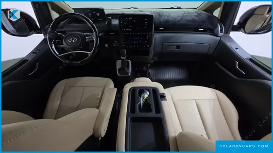 HYUNDAI STARIA 4WD TOURER 9-SEATER