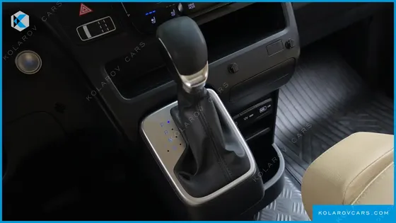 HYUNDAI STARIA 4WD TOURER 9-SEATER