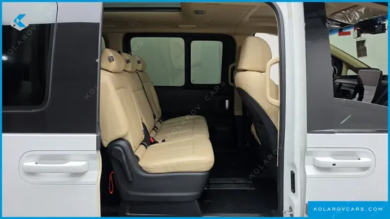 HYUNDAI STARIA 4WD TOURER 9-SEATER