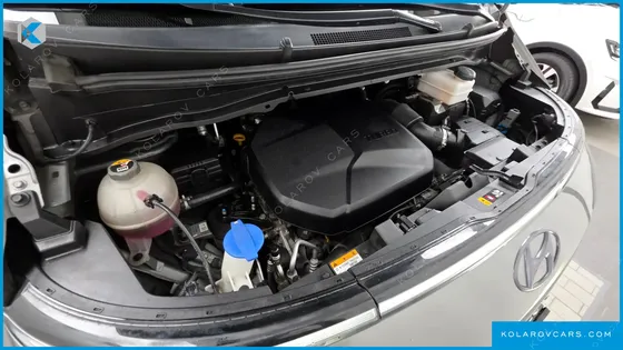 HYUNDAI STARIA 4WD LOUNGE 9-SEATER