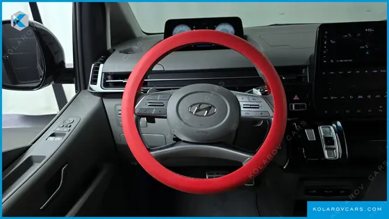 HYUNDAI STARIA 4WD LOUNGE 9-SEATER
