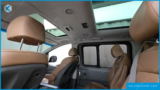HYUNDAI STARIA 4WD LOUNGE 9-SEATER