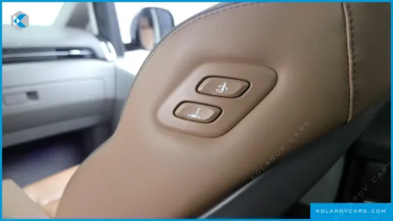 HYUNDAI STARIA 4WD LOUNGE 9-SEATER